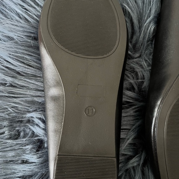 Pointed Toe Black Flats - Picture 4 of 4